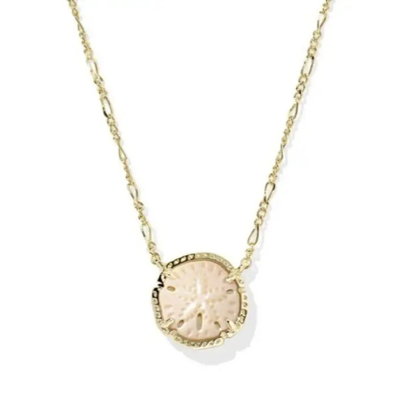 Kendra Scott Jewelry - ?????? Kendra Scott x Sand Dollar Gold Short Pendant Necklace